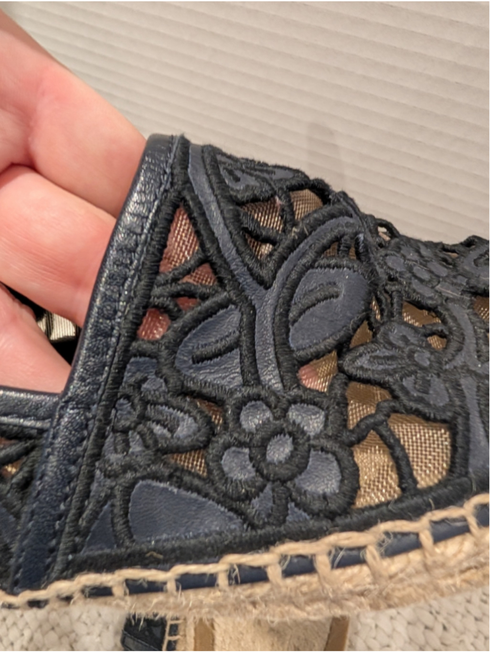 Women's Tory Burch Espadrilles Size 11 Navy Blue Beige Lace Cutout Flats - Picture 6 of 7